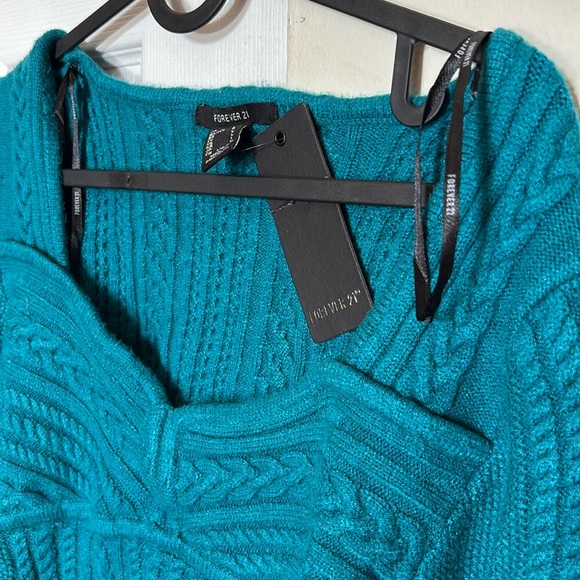 Thick Forever 21 Ladies crop top Turquoise Green - Picture 1 of 3